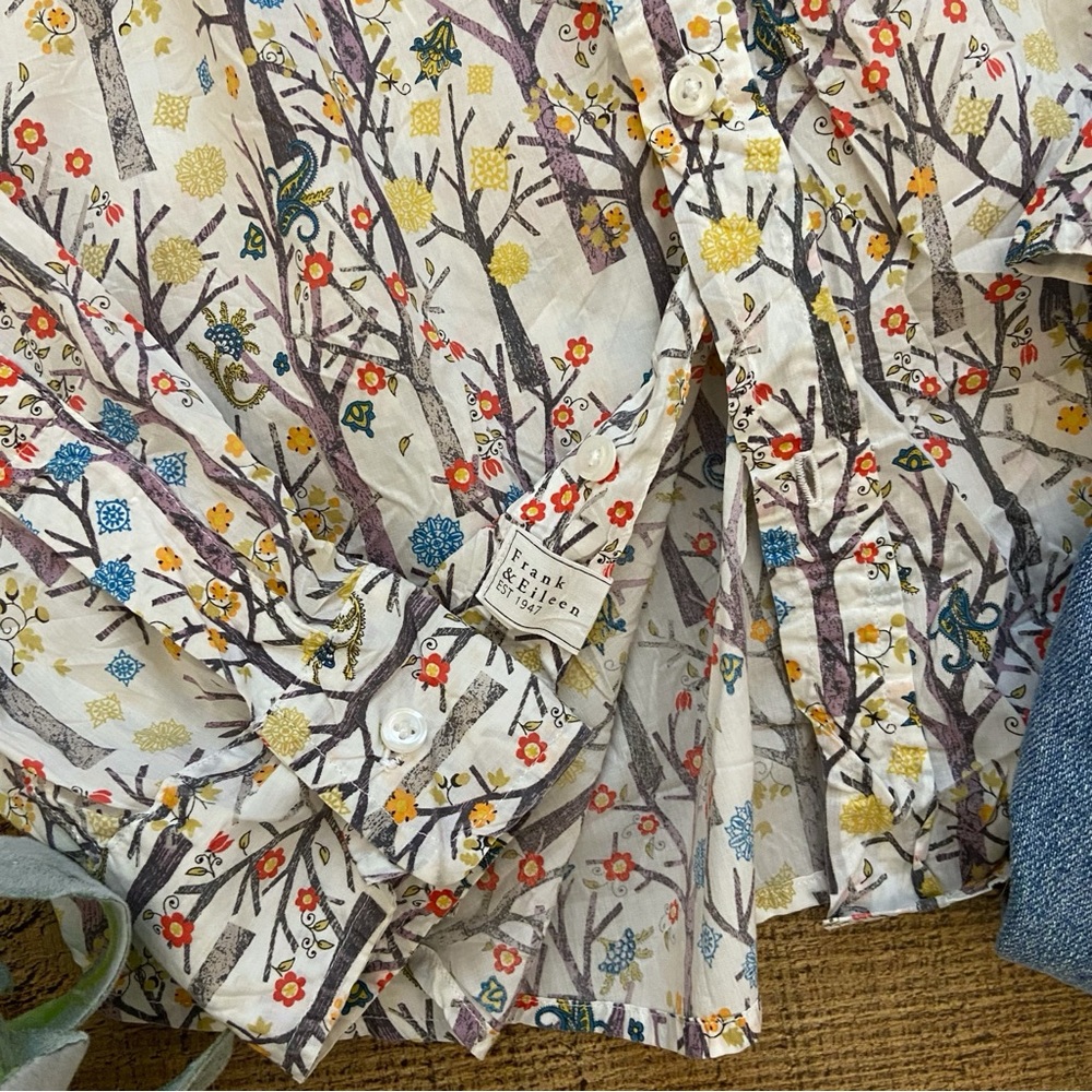 Button Down Frank & Eileen Floral Shirt  Long Sleeve Preppy Comfortable Luxe - Picture 6 of 15